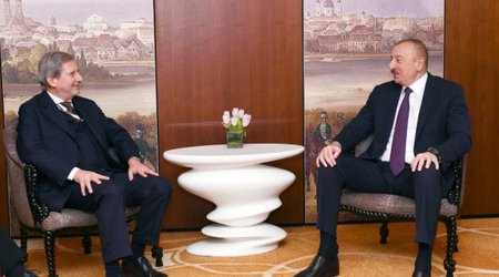 Переговоры Ильхама Алиева с еврокомиссаром Йоханнесом Ханом