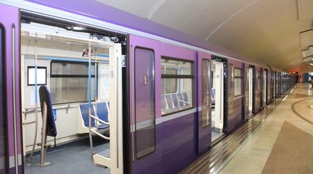 На трех станциях Бакинского метро прекращено движение