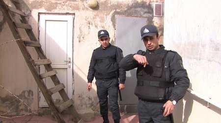 Bakıda polislər atəş açmağa məcbur oldu - FOTOLAR