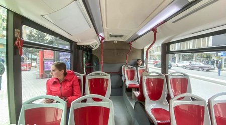 В Баку между станциями метро начали курсировать экспресс-автобусы