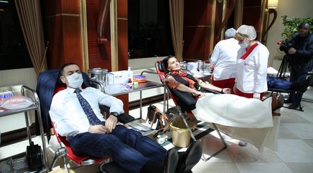 В Милли Меджлисе Азербайджана прошла акция по сдаче крови