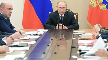 Путин созвал Совбез из-за ситуации в Минске