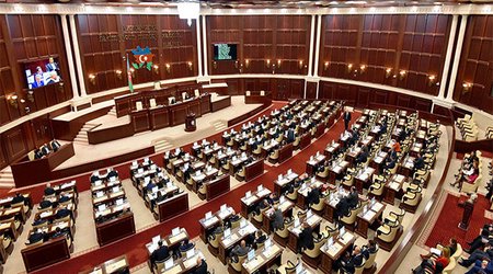 Сегодня состоится внеочередное заседание парламента Азербайджана