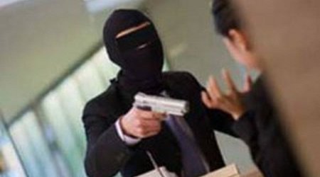 Azərbaycanda maskalı hücum: Yaralılar var - VİDEO