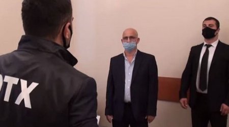 Арестованных чиновников МИД Азербайджана отпустили домой 