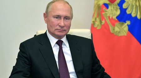Путин призвал прекратить боевые действия в Карабахе