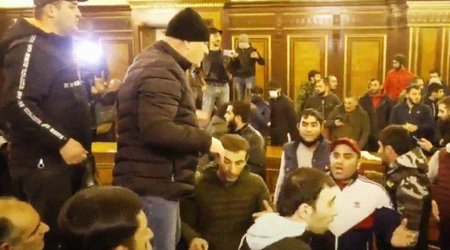 Армянская оппозиция хочет сорвать соглашение по Карабаху