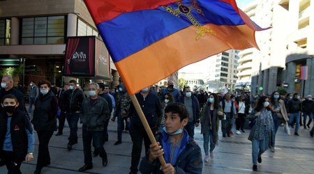 «Грапарак»: Вчера был разрушен миф фейковой Армении