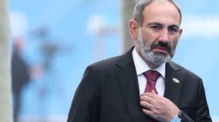 В Ереване забросали яйцами кортеж Пашиняна - ВИДЕО