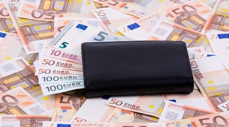 Сербия досрочно вернула долг Азербайджанум