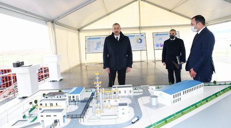 Президент заложил фундамент двух заводов и открыл предприятие в Сумгайыте