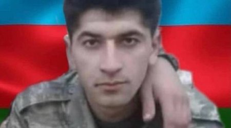 Азербайджанский солдат подорвался на мине и погиб