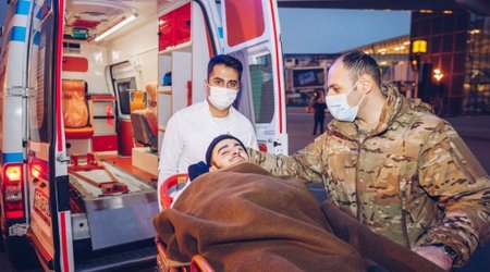 Фонд YAŞAT отправил на лечение в Турцию трех участников