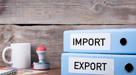 Положительное сальдо внешнеторгового оборота Азербайджана сократилось более чем на 40%