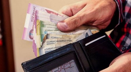 В Азербайджане доходы населения снизились более чем на 4%