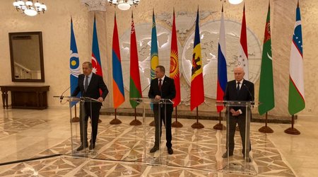 Лавров: Западные страны пытаются размыть и подменить международное право