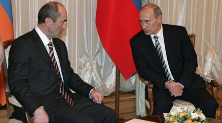 Путин встретился в видеоформате с Кочаряном