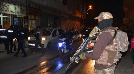 Türkiyədə "qanuni oğrular"a qarşı irimiqyaslı əməliyyat: Çox sayda həbs edilən var - FOTOLAR