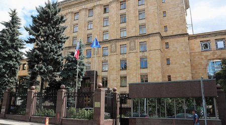 В посольстве Чехии в России останется пять дипломатов
