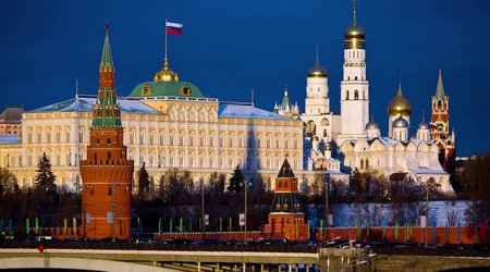 Кремль: Путин убежден в безальтернативности трехсторонних договоренностей по Карабаху