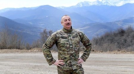 Ильхам Алиев посетил мечеть Гияслы в Агдаме