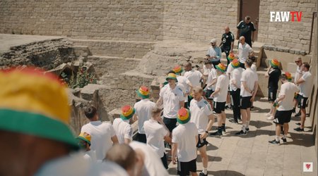 Uels futbolçularının Bakı gəzintisi - VİDEO