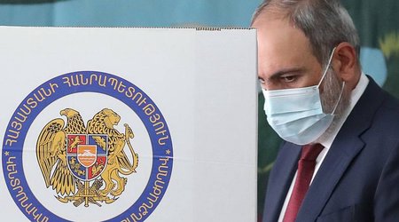 ЦИК Армении: партия Пашиняна лидирует на досрочных выборах в парламент