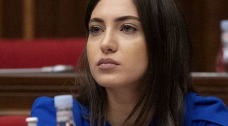 За «капитулянта Никола» ответишь: депутата Мкртчян выгнали из зала заседаний