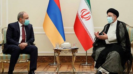 Raisi, Pashinyan discuss uninterrupted organization of cargo transportation