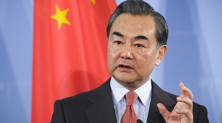 China's FM says economic sanctions on Afghanistan must end