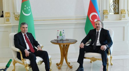 Ильхам Алиев поздравил президента Туркменистана