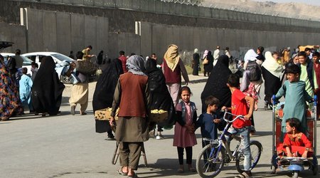 Afghanistan resumes passport services to its citizens