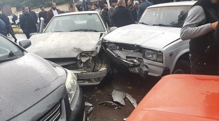 Gədəbəydə zəncirvari qəza: "VAZ 2107", "Toyota Camry", "VAZ 21015", "Lada Niva" - FOTOLAR