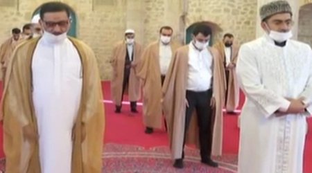 Yuxarı Gövhər Ağa məscidində “Şükür” namazı qılındı - Video