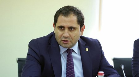 Defense minister replaced in Armenia