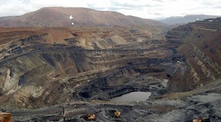 4 faydalı qazıntı yatağı hərraca çıxarılır