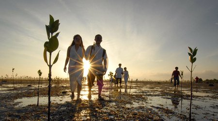 Philippines approve entry permit for vaccinated tourists