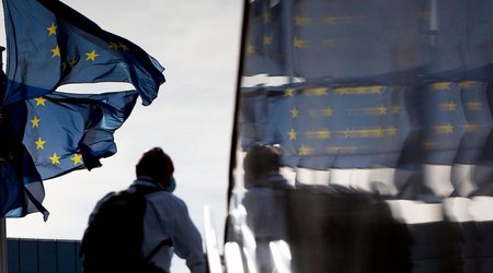 EU may suspend flights from South Africa due to new COVID variant