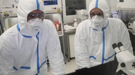 India sees nearly 800 cases of omicron strain
