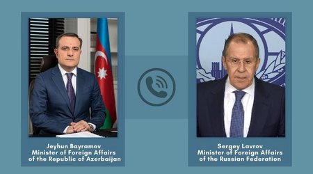 Главы МИД Азербайджана и России обсудили реализацию трехсторонних заявлений