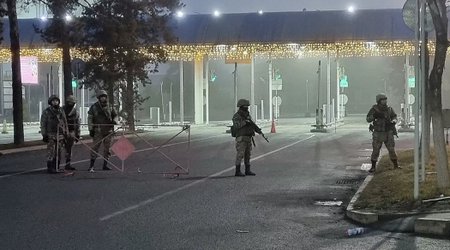 Российские миротворцы берут под контроль Алматы