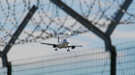 WHO says countries should lift international travel bans