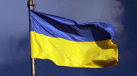 Пять стран сообщили о решении эвакуировать часть своих дипломатов с Украины