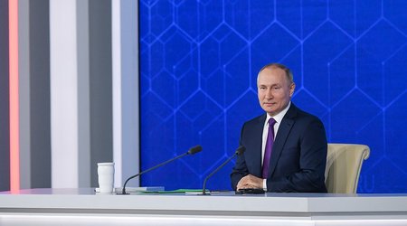 Biden warns Putin with personal sanctions