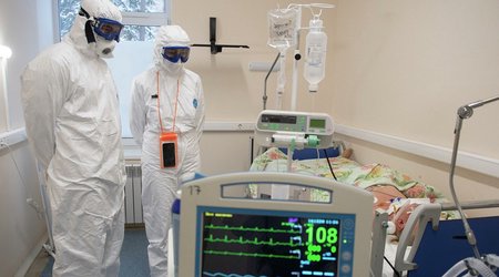 Russia records almost 180,000 new COVID cases per day