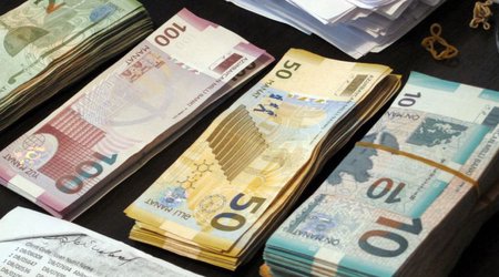 Əhalinin banklarda nə qədər pulu var? - RƏSMİ