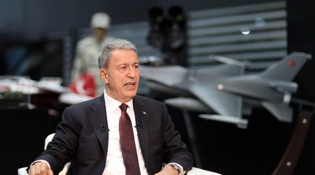 Хулуси Акар: Делаем все возможное для разрешения российско-украинского кризиса
