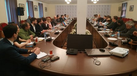 Hikmət Hacıyev azad edilən ərazilərə səfər etmiş xarici səyyahlarla görüşüb