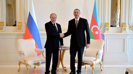 İlham Əliyev və Vladimir Putin arasında təkbətək görüş başlayıb