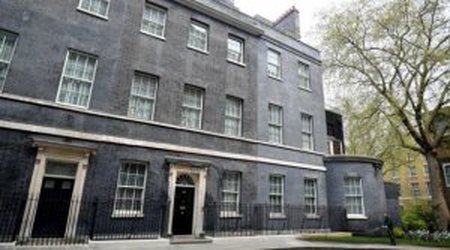 London Rusiya banklarına və milyarderlərinə qarşı sanksiyalar tətbiq edir